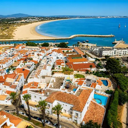 Family Holidays Algarve Apartment *